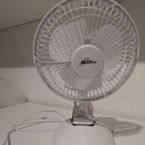 Royal Sovereign Clip-On Compact Desk Fan